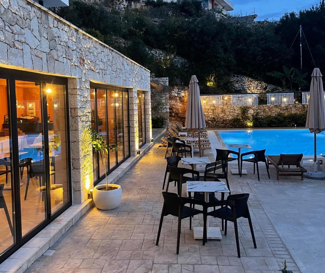 Hotel Platon Sarandë Exteriör bild
